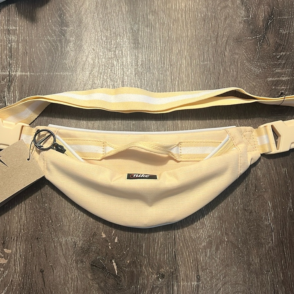 Nike heritage retro Fanny